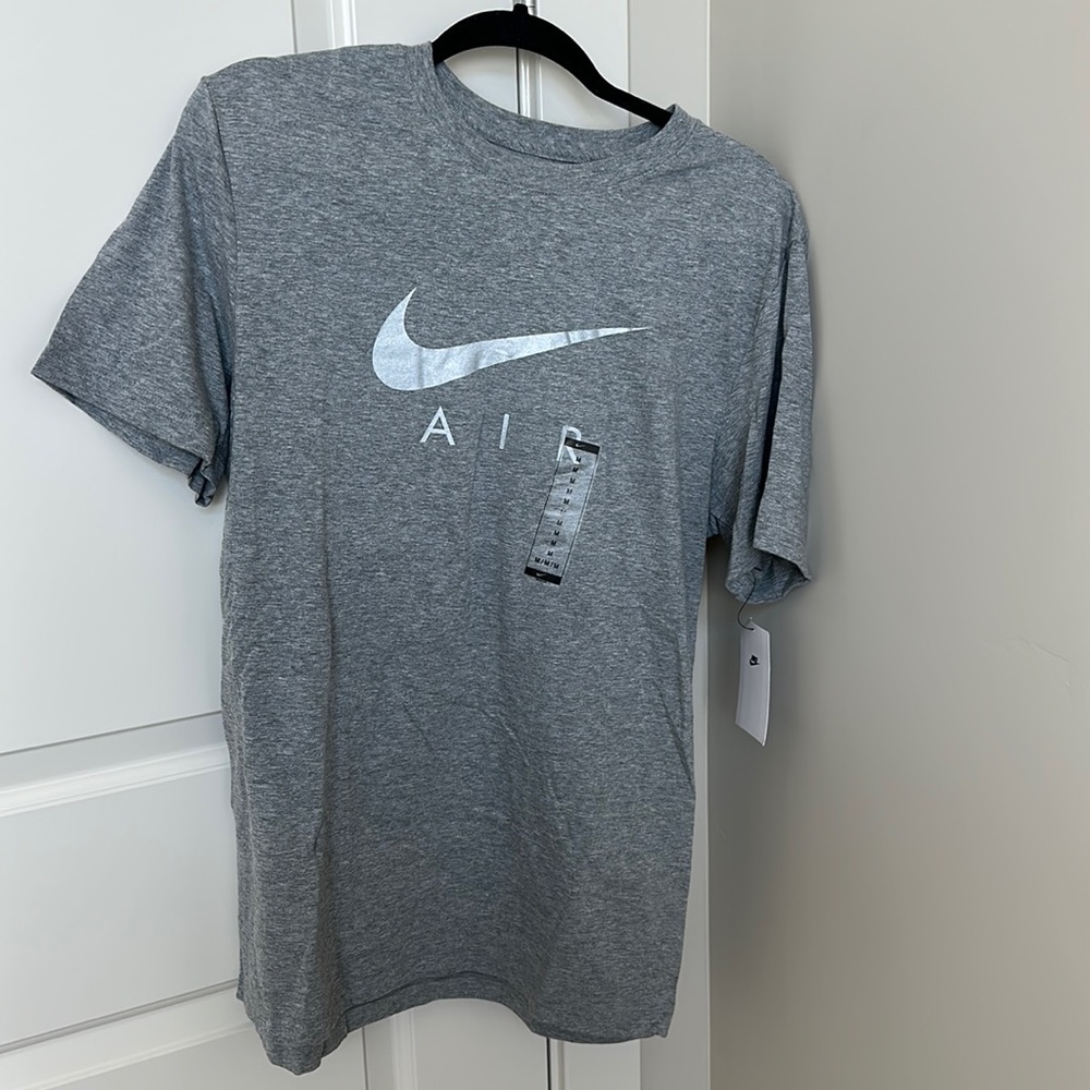 Nike Tshirt NWT